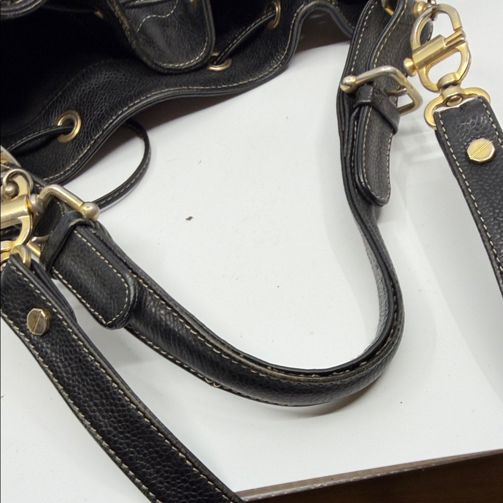 RECO’s Black Pebbled Leather Drawstring Shoulder Bag with Gold Hardware - Picture 10 of 10
